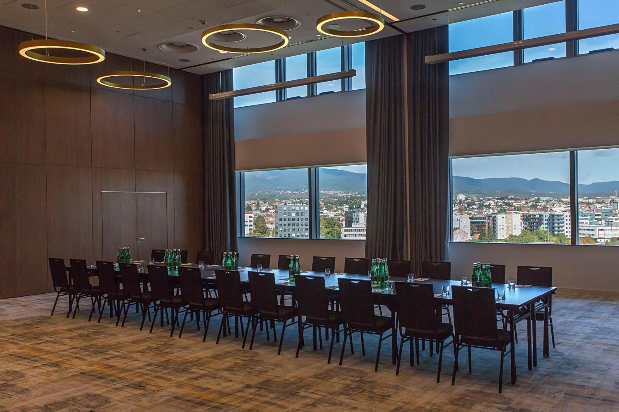 Hilton Garden Inn Zagreb - Radnicka Extérieur photo